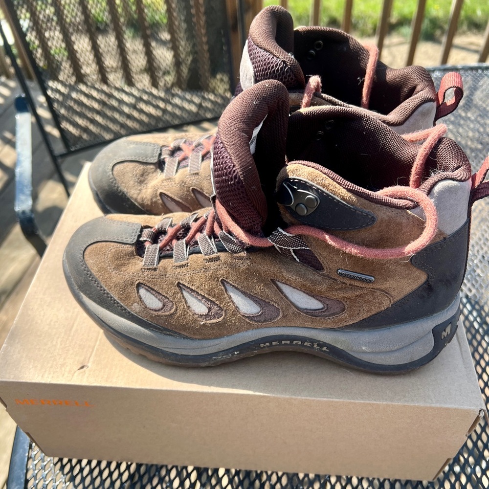 Merrell mid waterproof hiking boots. Only worn twice.